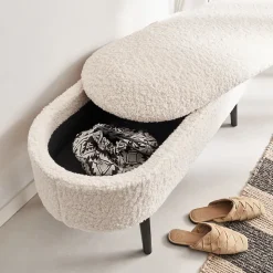 Banc coffre. bout de lit avec revêtement bouclette. écru. pieds en bois noir. L 112 x 44 x 50cm