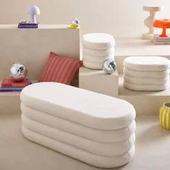 Banc coffre en bouclettes blanches avec 2 poufs ovales de rangement intégrés - L111cm