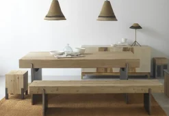 Banc effet bois d'épicéa avec pieds laqués couleur métal