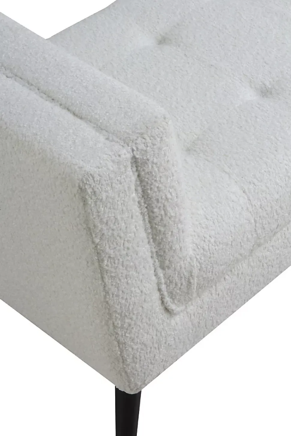 Banc recouvert de tissu blanc et pieds en bois noir