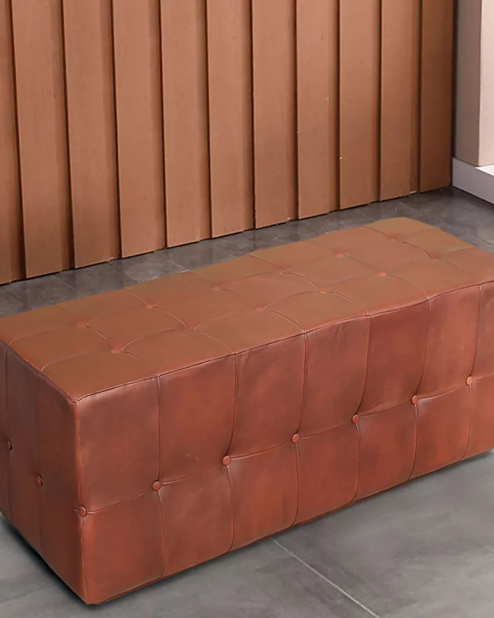 Banc rembourré en cuir marron capitonné - Uniqka