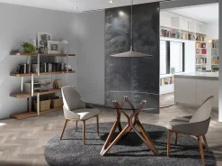 Bibliothèque moderne en noyer avec cloisons en verre noir élégant