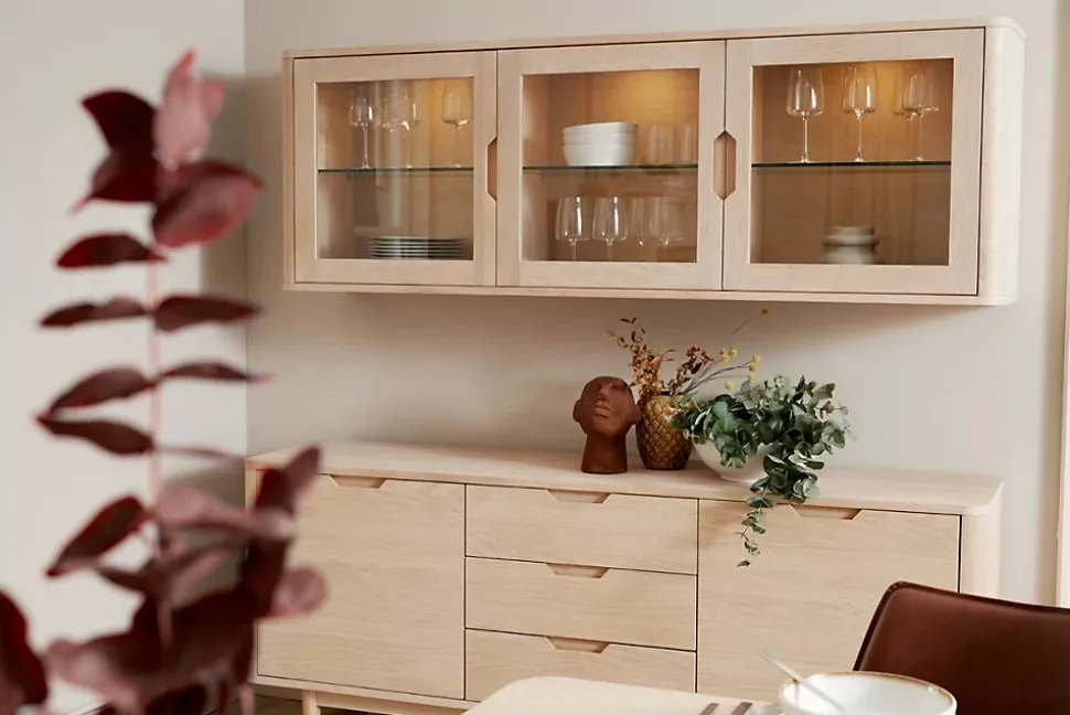 Buffet Nyborg avec 2 portes et 3 tiroirs - Chêne massif et MDF - Naturel