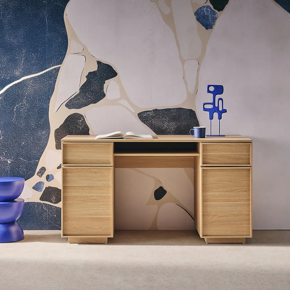 Bureau effet bois naturel 2 portes 2 tiroirs 1 niche 140cm - L 140 x P 55 x H 77cm - Kuba