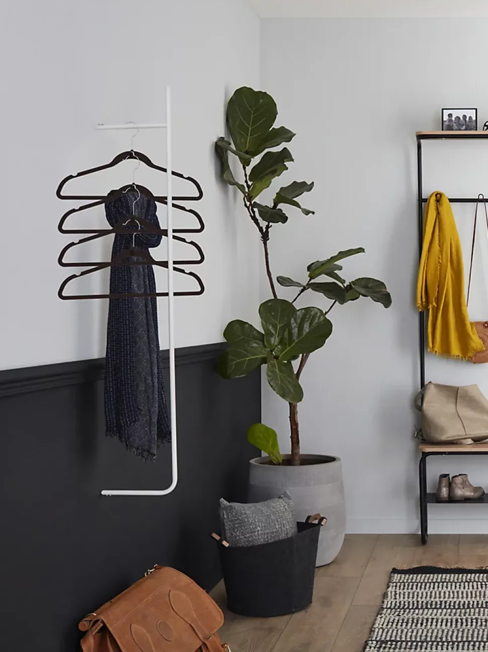 Cintre effet velours noir Velvet vendu par 4 pièces