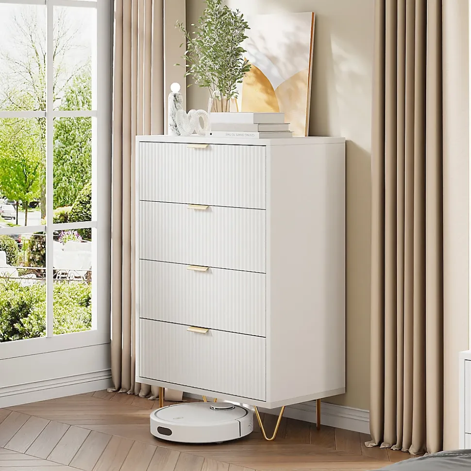 Commode 4 tiroirs blanche avec façade à motif ondulé, poignées dorées et pieds en métal, style moderne, grand espace de rangement