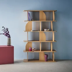Etagère. bibliothèque exotique décor bois chêne 5 niveaux. séparateurs courbés - Alva