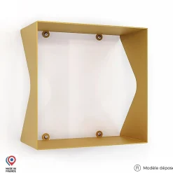 Etagère murale cube échancrée DECO-GEM, acier finition époxy doré. L.30 x H.30 x P.15 cm