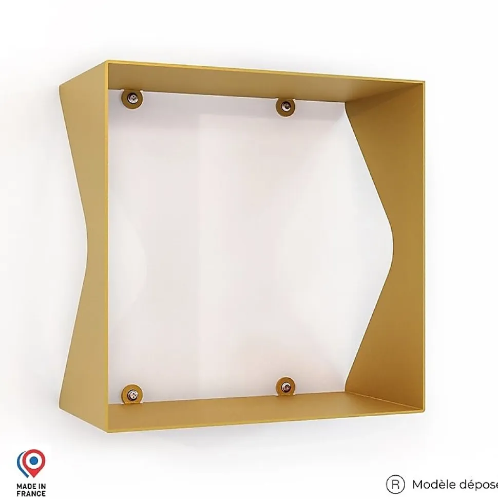 Etagère murale cube échancrée DECO-GEM, acier finition époxy doré. L.30 x H.30 x P.15 cm