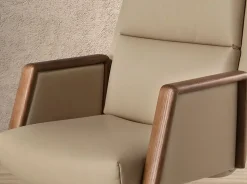 Fauteuil de bureau pivotant en similicuir vison