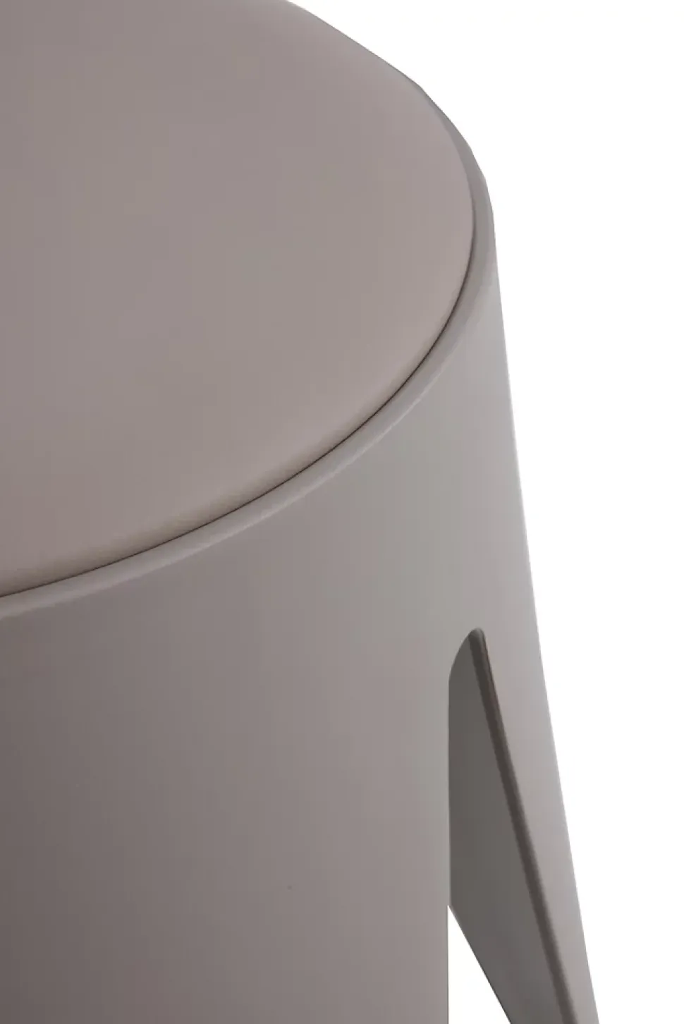 Lot de 4 tabourets bas en polypropylène avec assise tapissée simili cuir