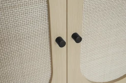 Meuble à chaussures à deux portes, aspect bois naturel et rotin tressé, rangement pratique pour entrée et couloir
