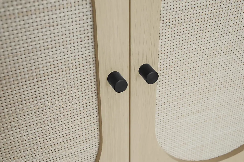 Meuble à chaussures à deux portes, aspect bois naturel et rotin tressé, rangement pratique pour entrée et couloir