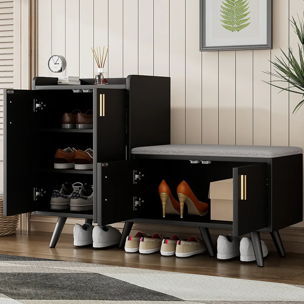 Meuble à chaussures noir avec 4 portes, poignées métalliques asymétriques, panneaux particules + métal, 120x34x82,8 cm