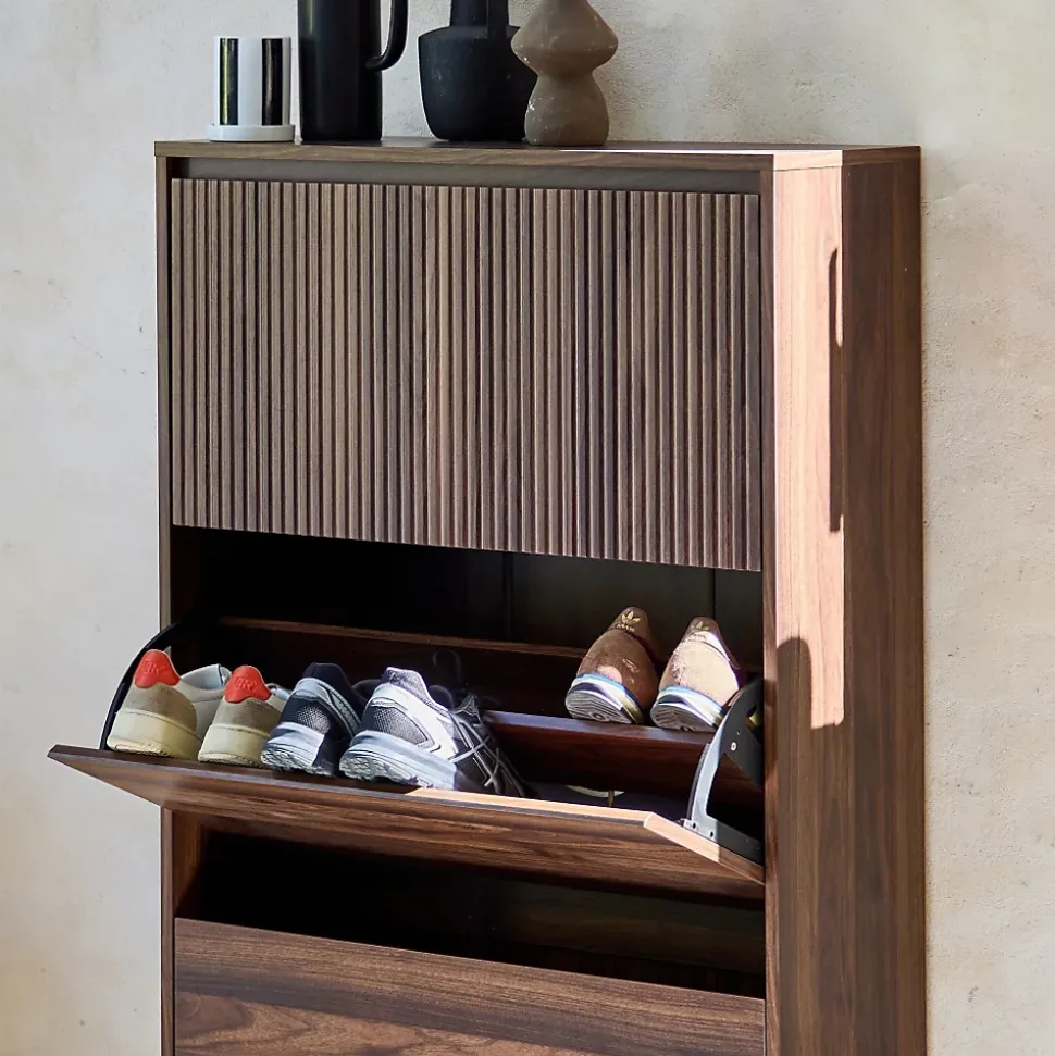Meuble à chaussures scandinave décor bois noyer 3 portes abattantes capacité 18 paires de chaussures