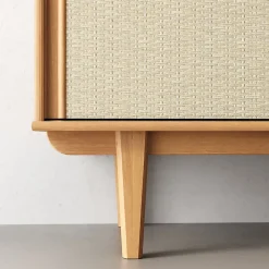 Meuble TV SIMONA L 175 cm en bois massif et rotin - Coloris chêne