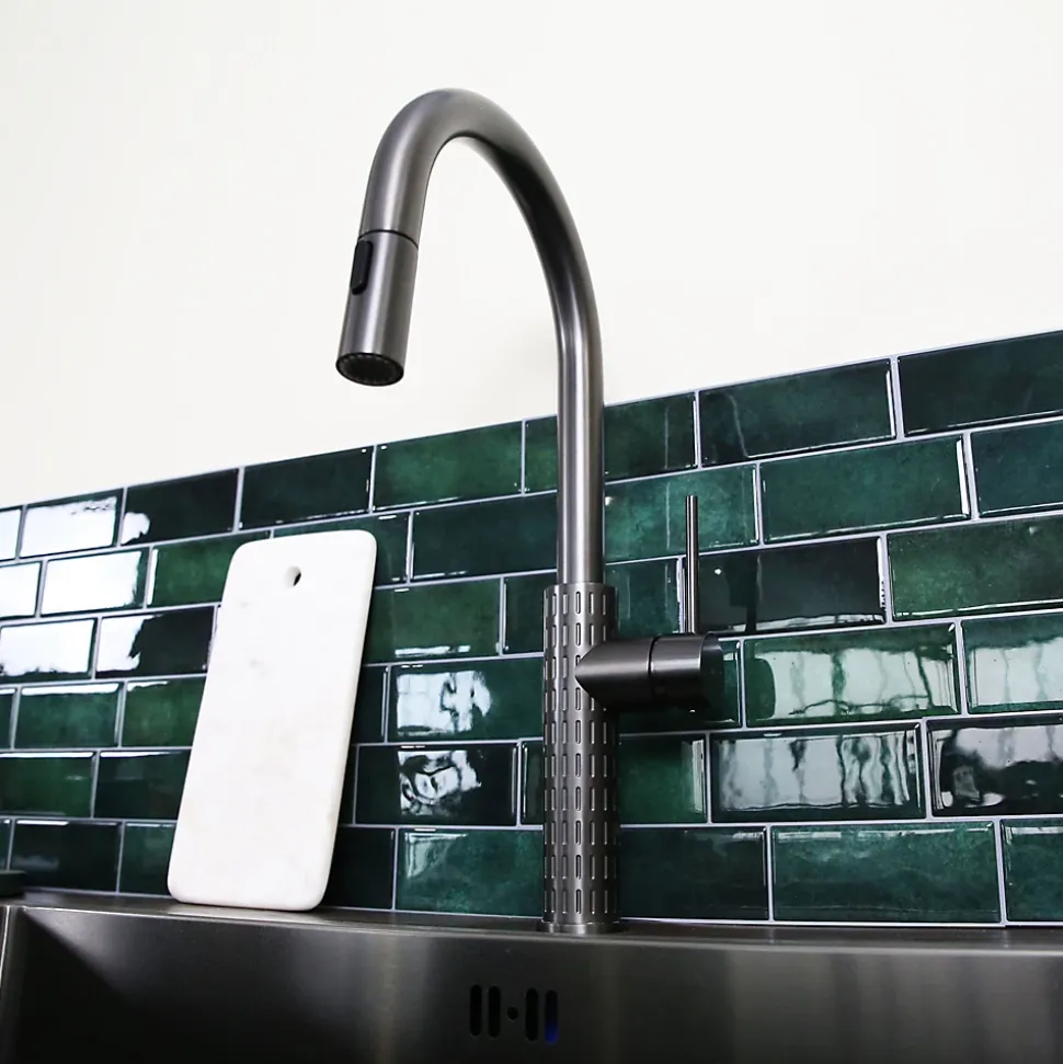 Mitigeur de cuisine gun métal avec douchette Essebagno Architek