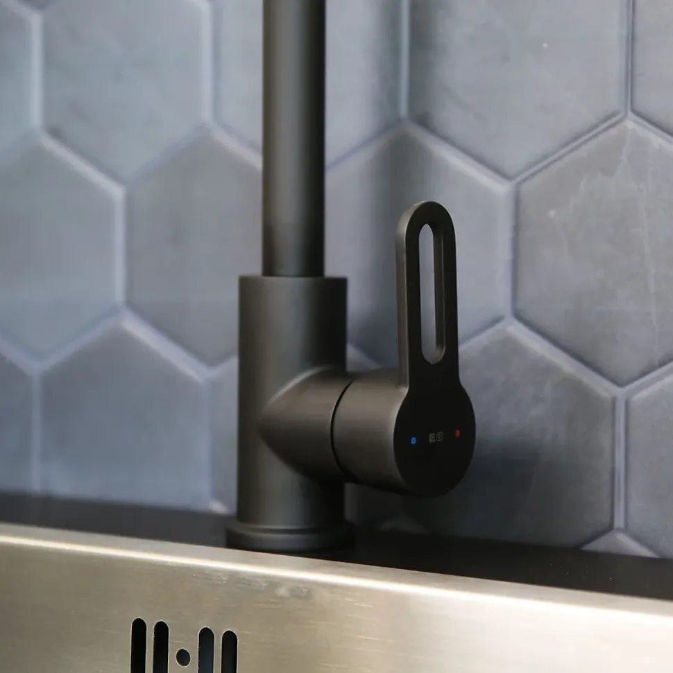 Mitigeur de cuisine noir Essebagno Baltic