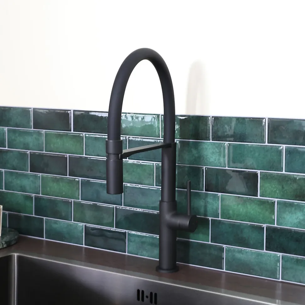 Mitigeur de cuisine noir avec douchette EsseBagno Magnet