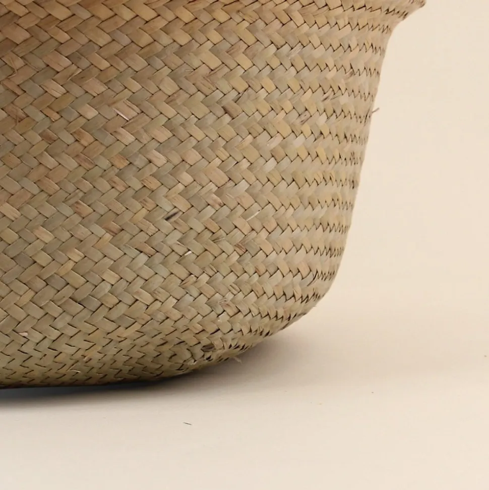 Panier en fibres naturelles avec pompons 38x33cm