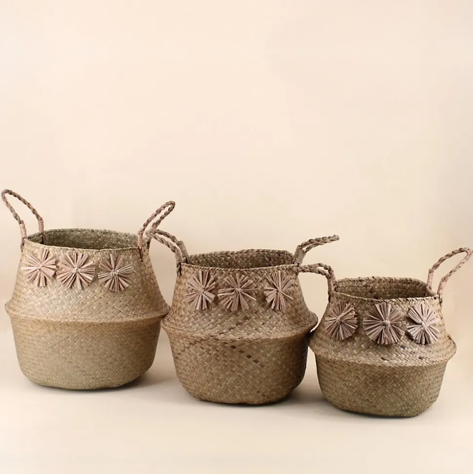 Panier en fibres naturelles avec pompons 31x27cm