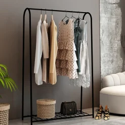 Portant à vêtements Hvorslev avec surface de stockage noir en.casa