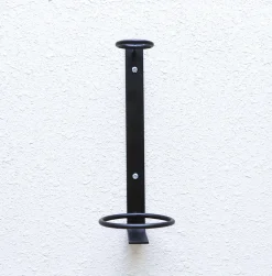 Porte-bouteille vertical pour une bouteille de vin noir
