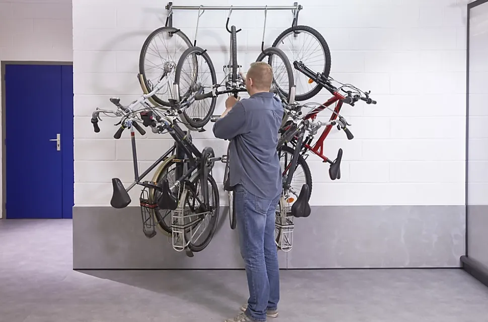 Rangement mural coulissant pour 5 vélos L. 119 cm Mottez acier