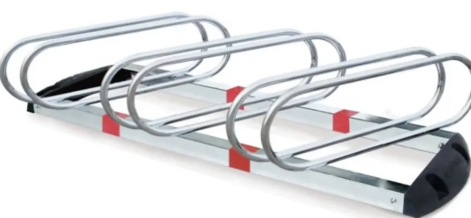 Râtelier velos premium 3 places inclinées a 60 degrés.