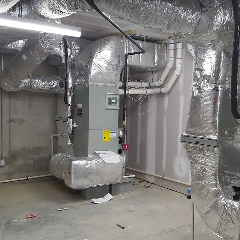 Ruban aluminium (45 m x 50 mm) - Spécialement conçu pour l'étanchéité des isolants réfléchissants thermiques et acoustiques