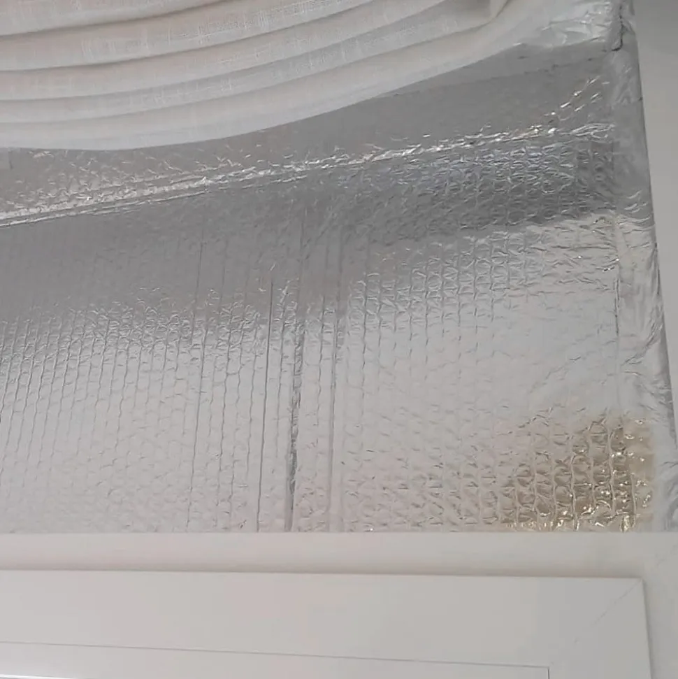 Ruban aluminium (10 m x 50 mm) - Spécialement conçu pour l'étanchéité des isolants réfléchissants thermiques et acoustiques