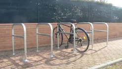 Support de vélos tubulaire avec barre transversale a visser
