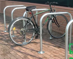 Support vélos tubulaire, sans barre tansversale, fixation a visser.