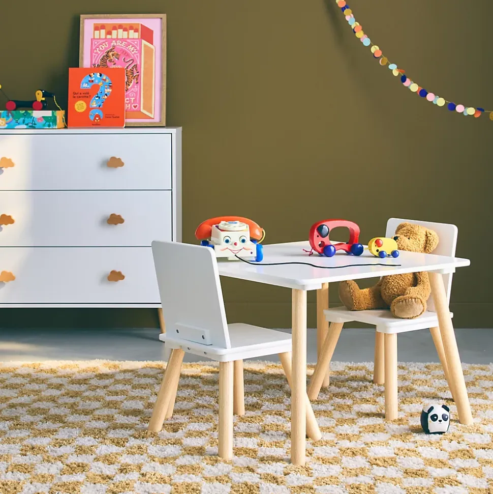 Table carrée enfant avec 2 chaises. pieds en pin. blanc