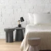 Tabouret / table d'appoint en céramique gris clair