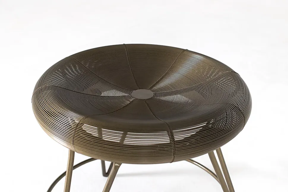 Tabouret bas en métal de style industriel