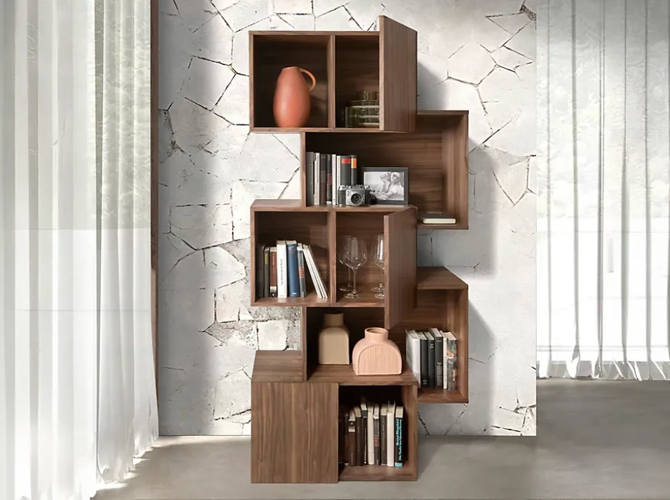 Étagère en bois de noyer élégante avec portes en acier chromé
