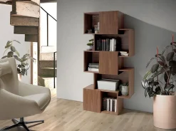 Étagère en bois de noyer élégante avec portes en acier chromé